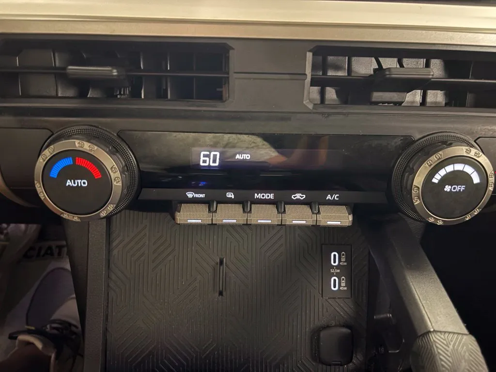 Toyota Tacoma photo 23