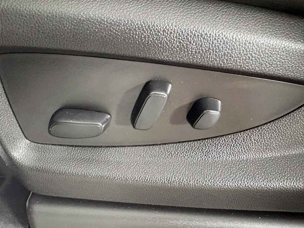 GMC Yukon photo 11