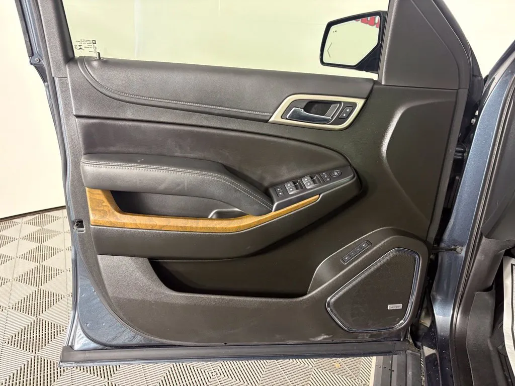 GMC Yukon photo 12