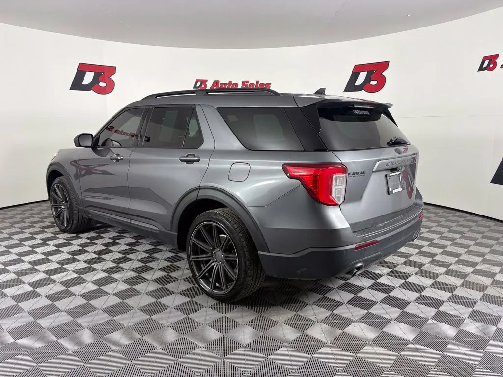 Ford Explorer photo 4