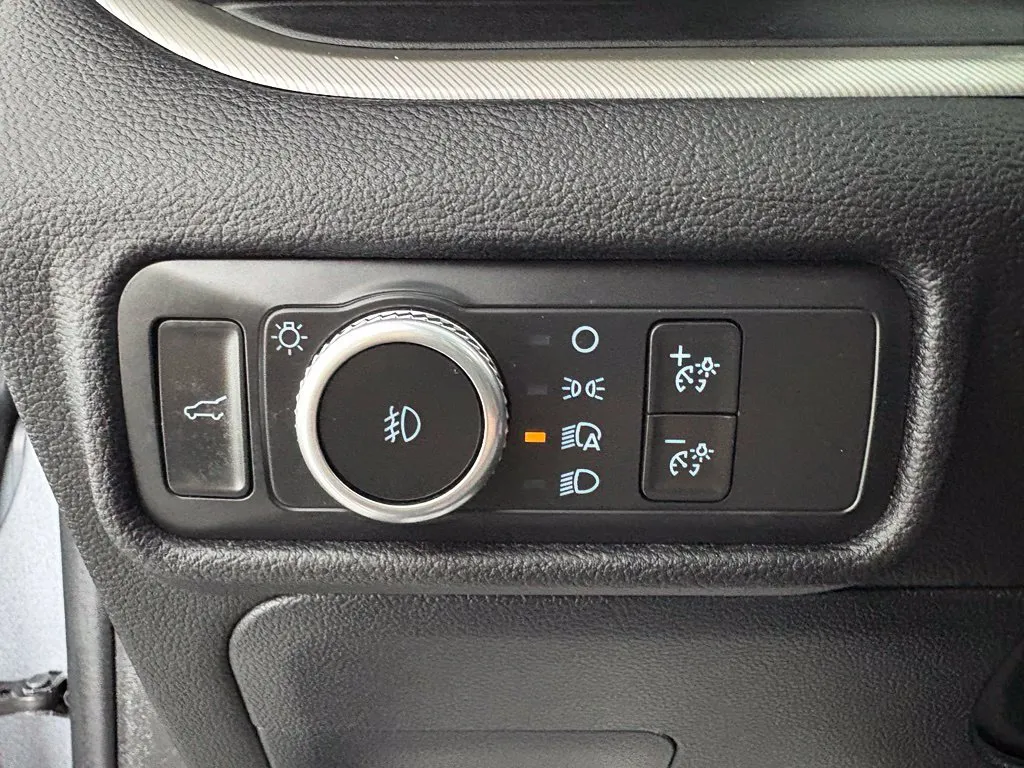 Ford Explorer photo 17
