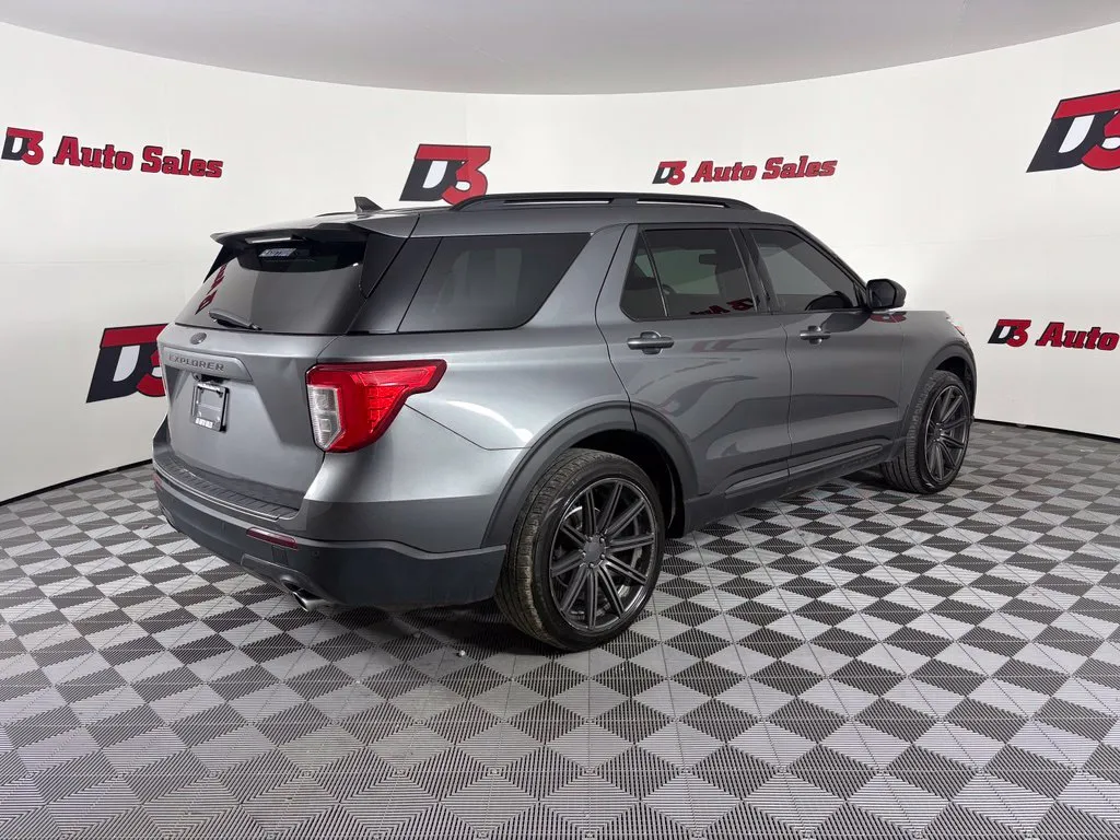 Ford Explorer photo 6