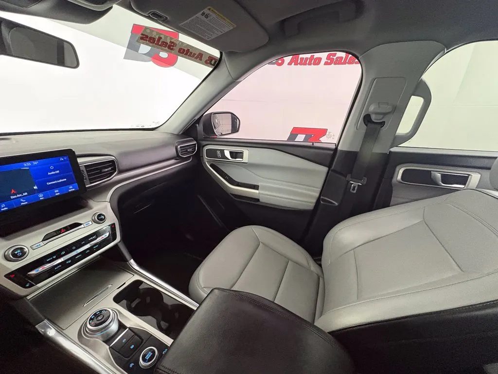 Ford Explorer photo 27