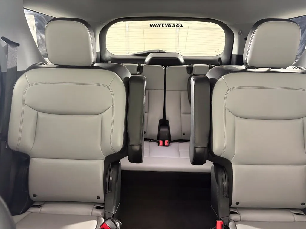 Ford Explorer photo 39