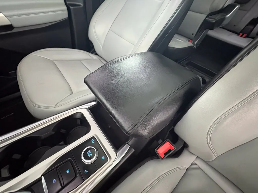 Ford Explorer photo 29