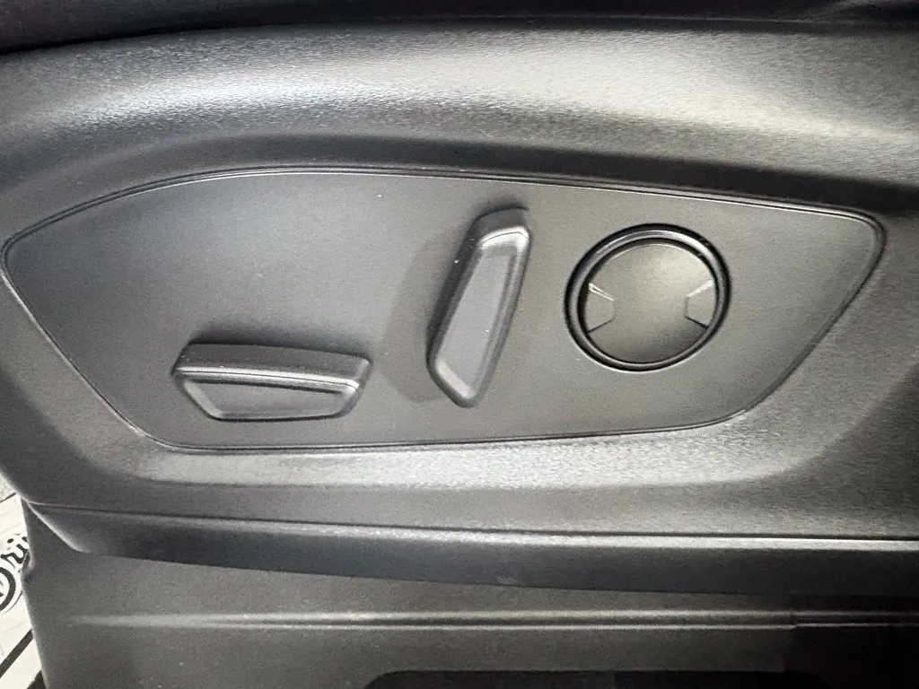Ford Explorer photo 12