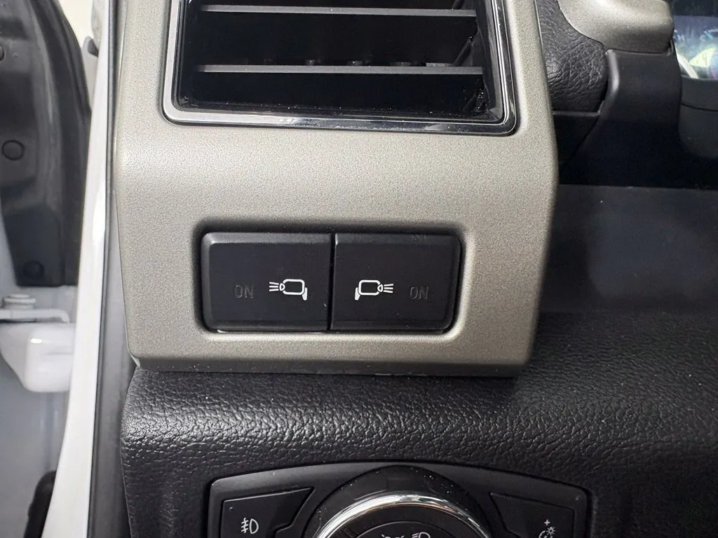 Ford F-150 photo 19