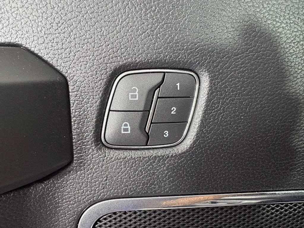 Ford F-150 photo 17