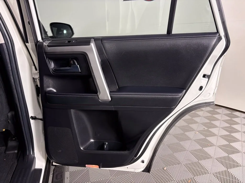 Toyota 4Runner photo 43