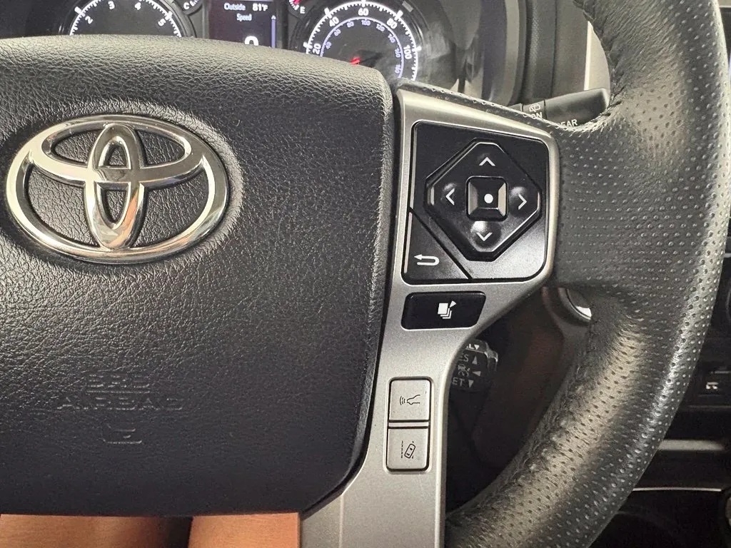 Toyota 4Runner photo 18