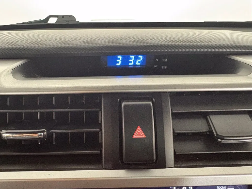 Toyota 4Runner photo 21