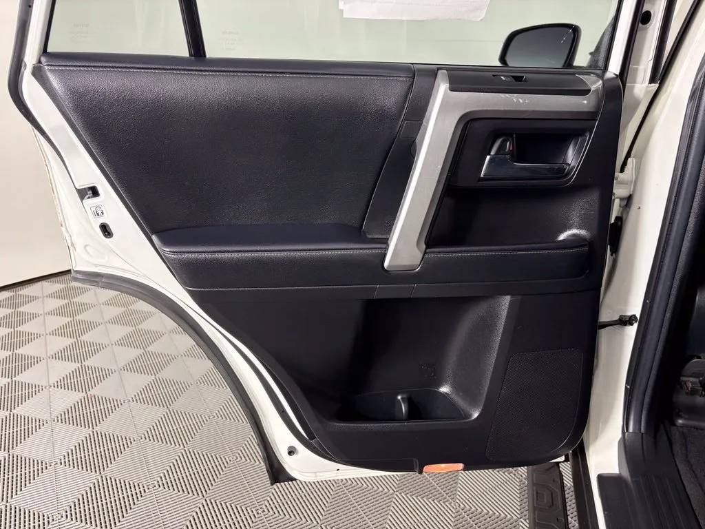 Toyota 4Runner photo 40