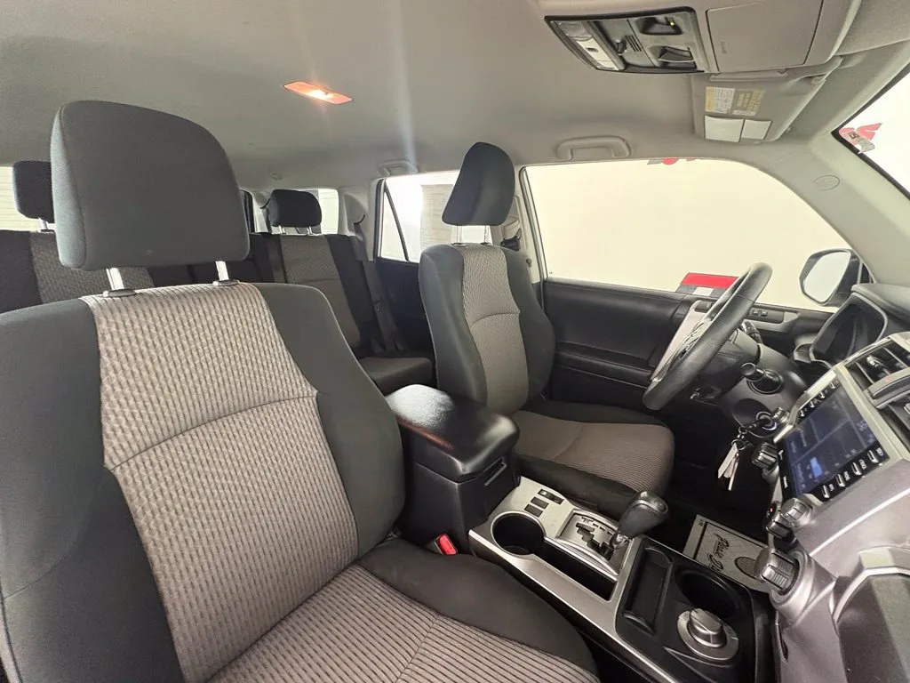 Toyota 4Runner photo 32