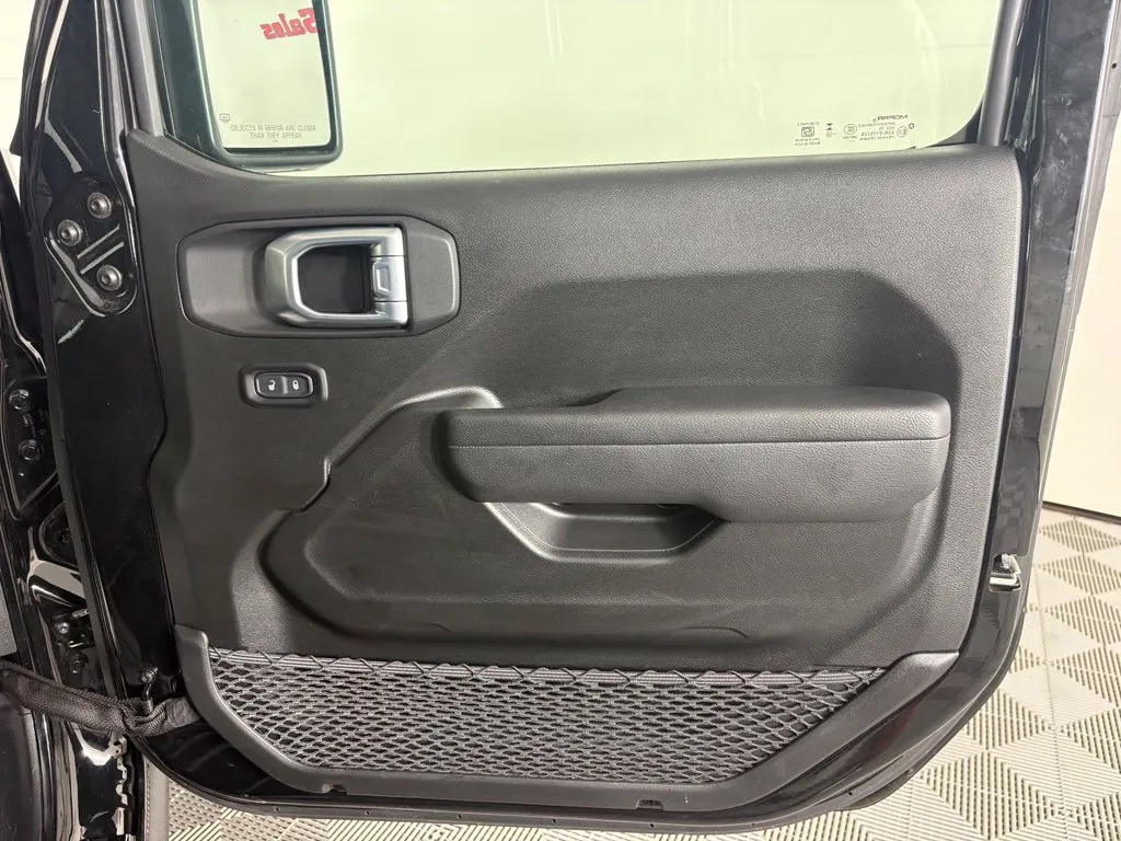 Jeep Wrangler photo 36