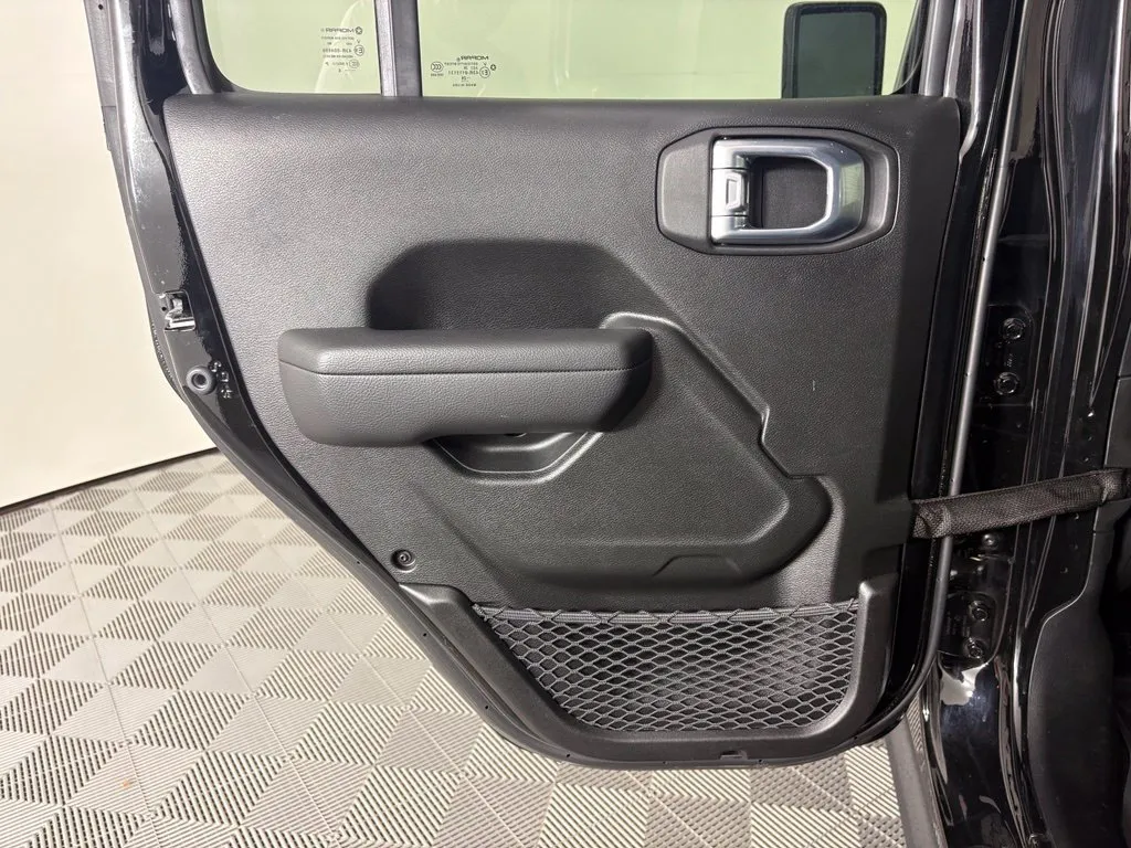 Jeep Wrangler photo 41