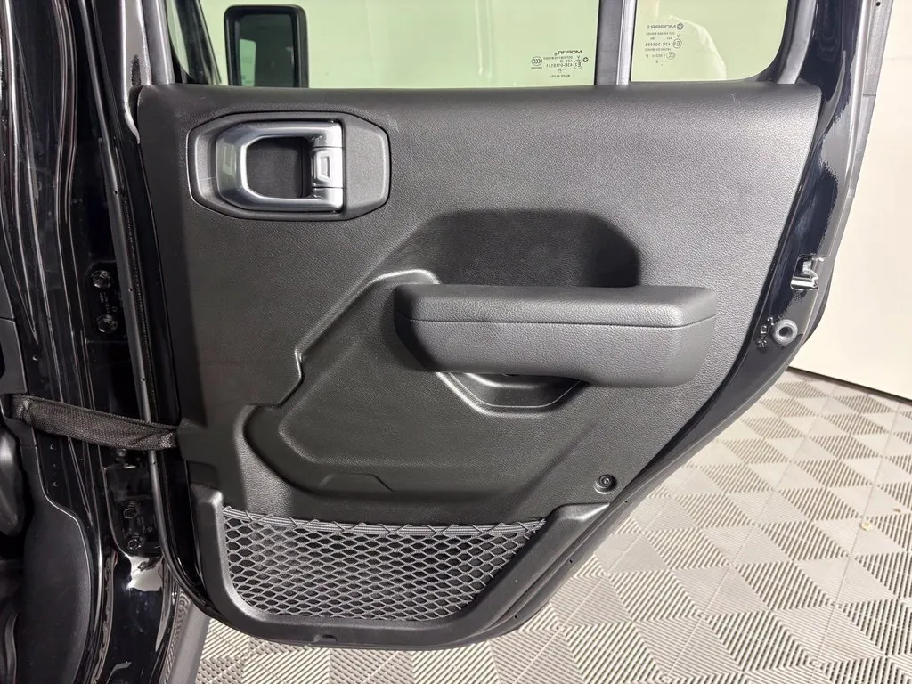Jeep Wrangler photo 45