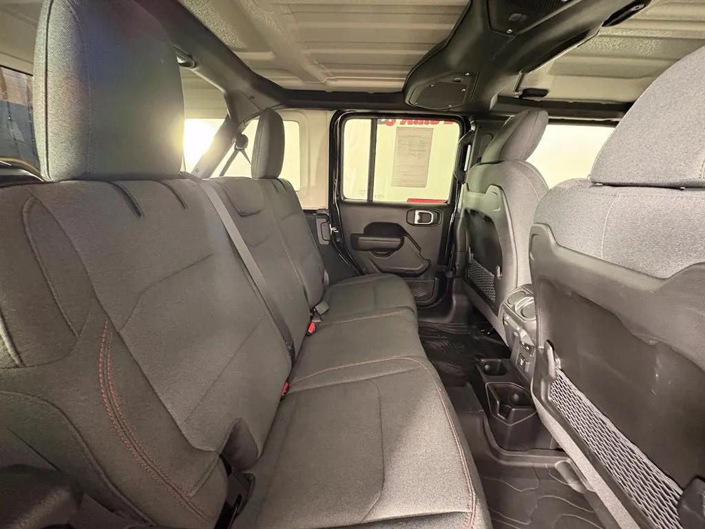 Jeep Wrangler photo 44