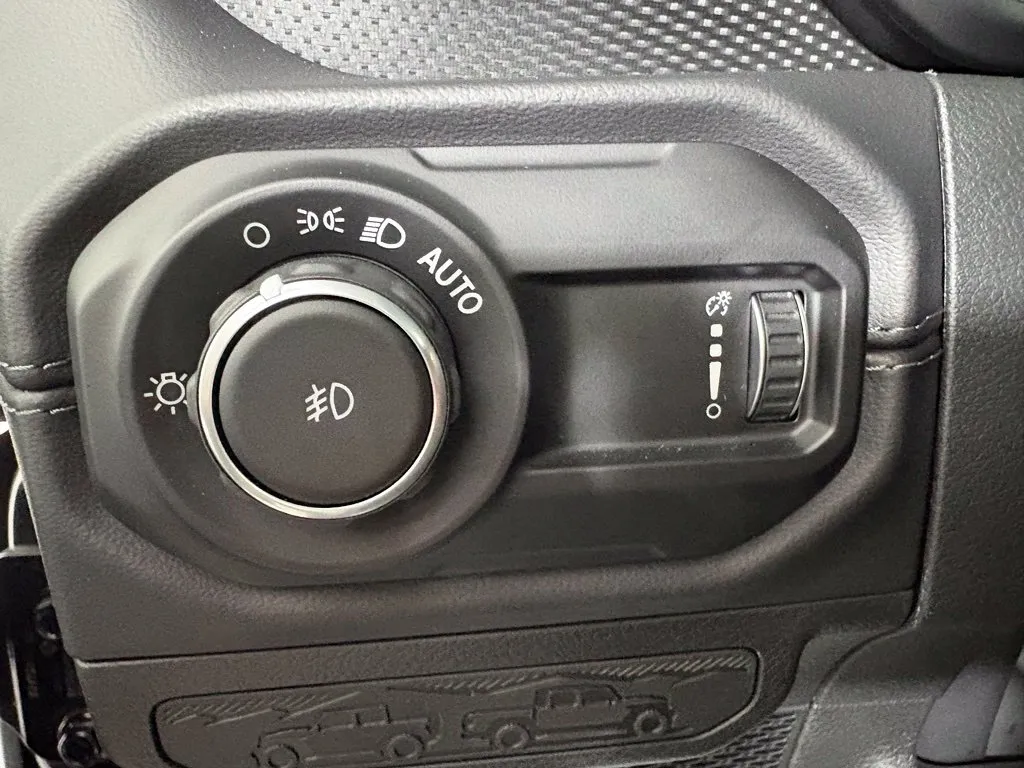 Jeep Wrangler photo 16