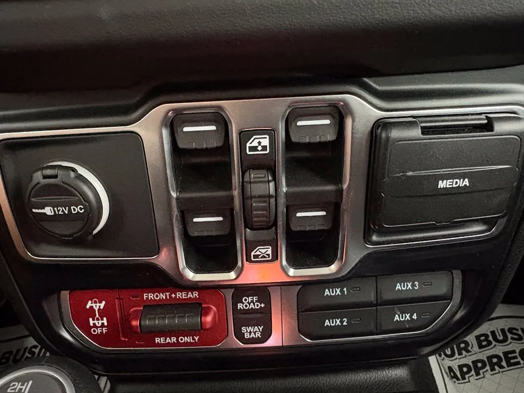 Jeep Wrangler photo 24