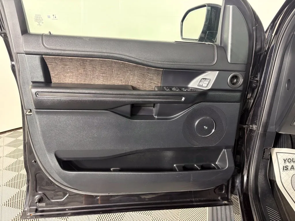 Ford Expedition photo 13