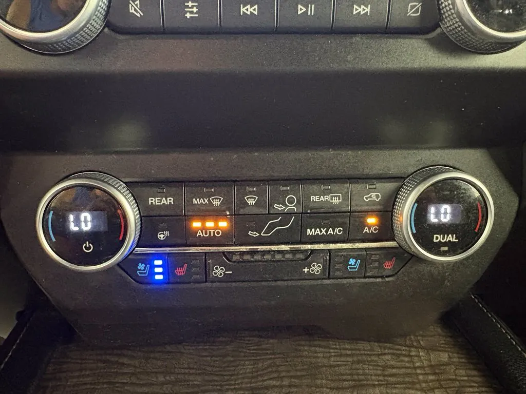 Ford Expedition photo 30