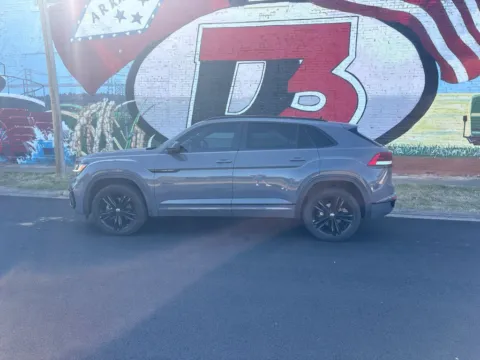 Another view of 2023 Volkswagen Atlas Cross Sport 2.0T SEL R-Line Black for sale in Des Arc, AR at D3 Auto Sales - Des Arc, AR