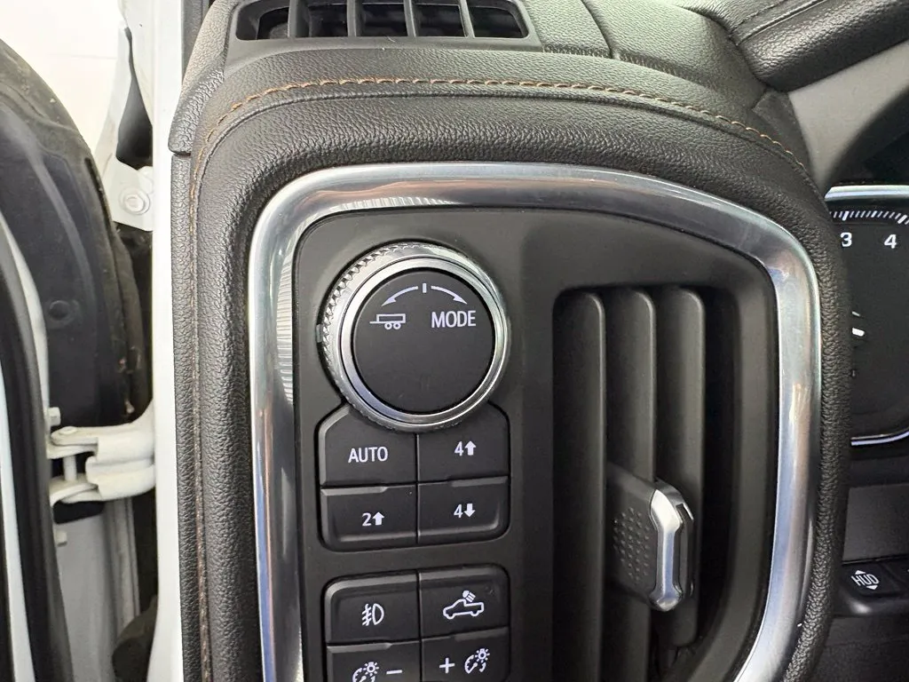 GMC Sierra photo 18