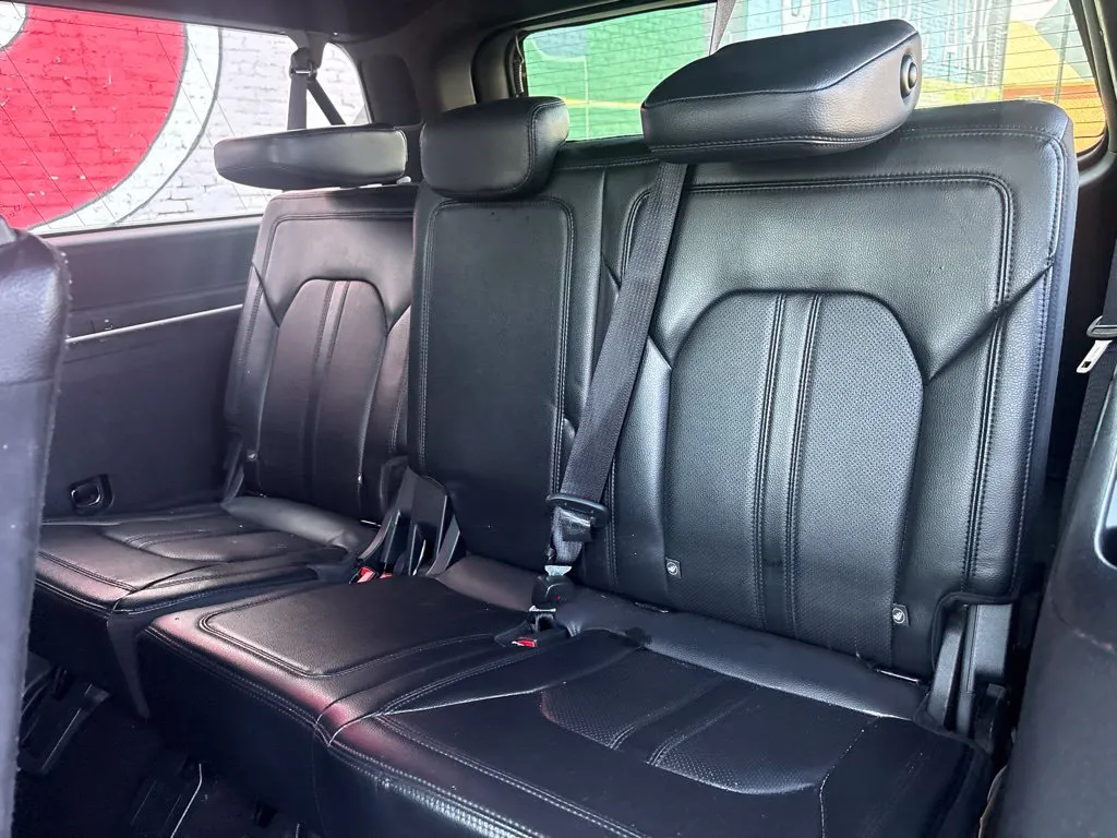 Ford Expedition MAX photo 20