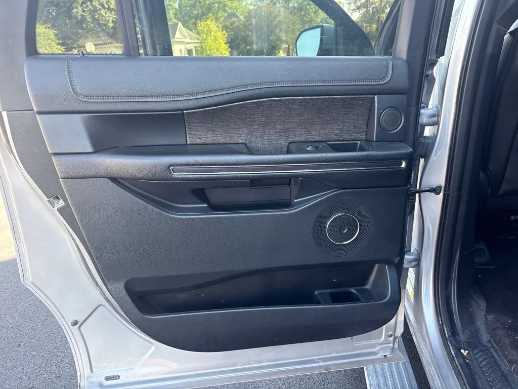 Ford Expedition MAX photo 19