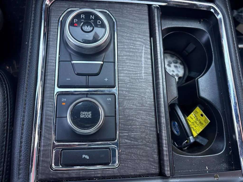 Ford Expedition MAX photo 16