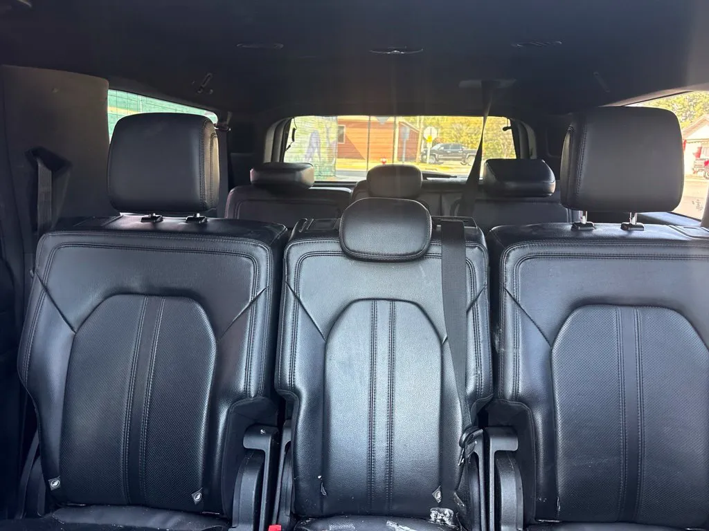 Ford Expedition MAX photo 18