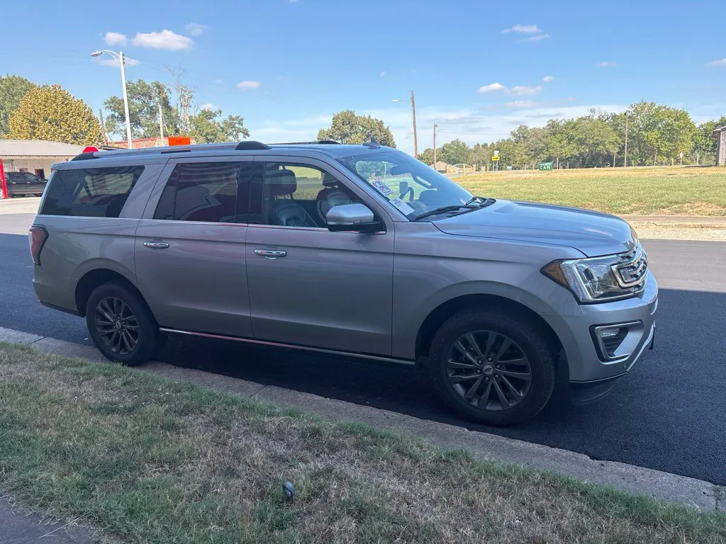 Ford Expedition MAX photo 7