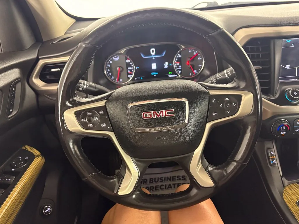 GMC Acadia photo 20