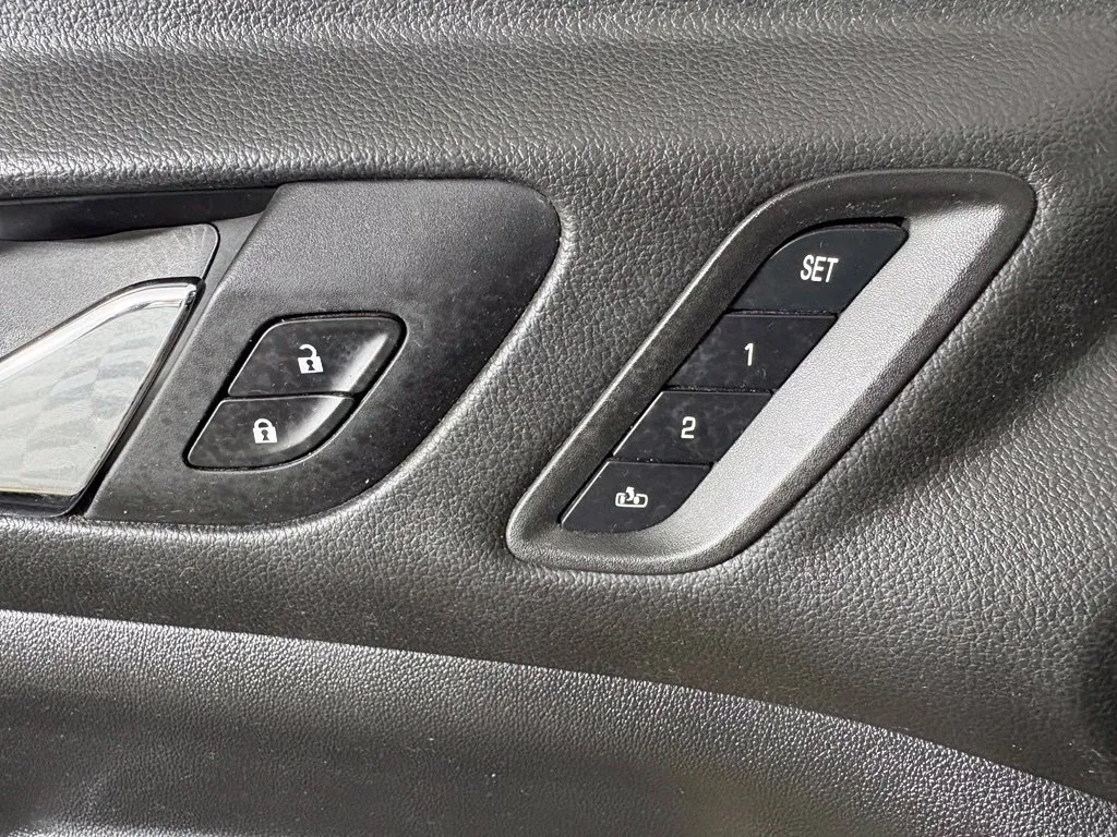 GMC Acadia photo 13