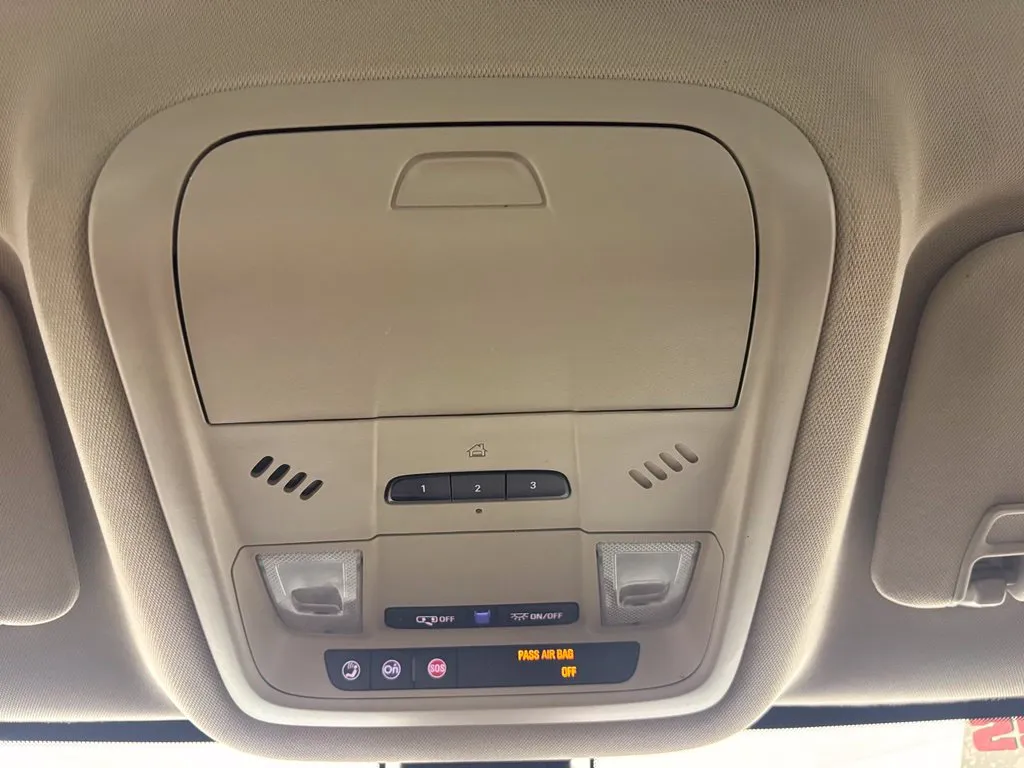 GMC Acadia photo 32
