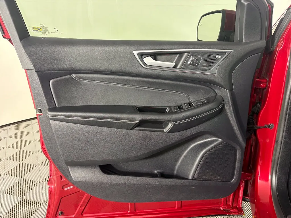 Ford Edge photo 12