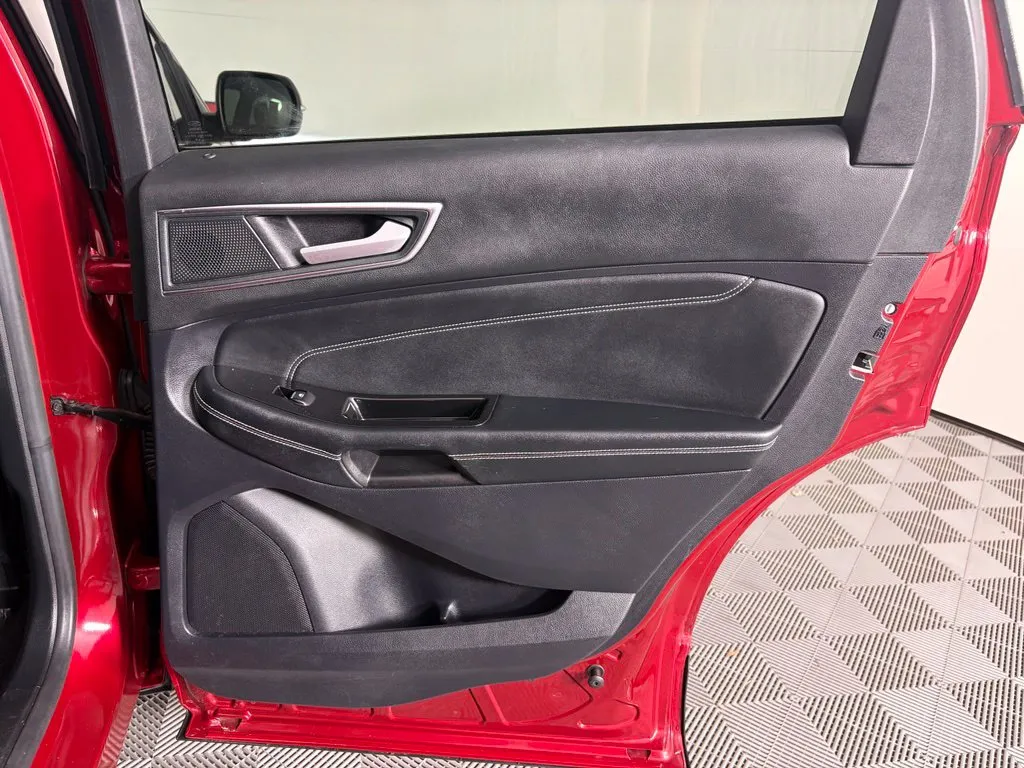 Ford Edge photo 46