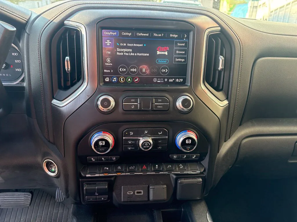 GMC Sierra photo 15