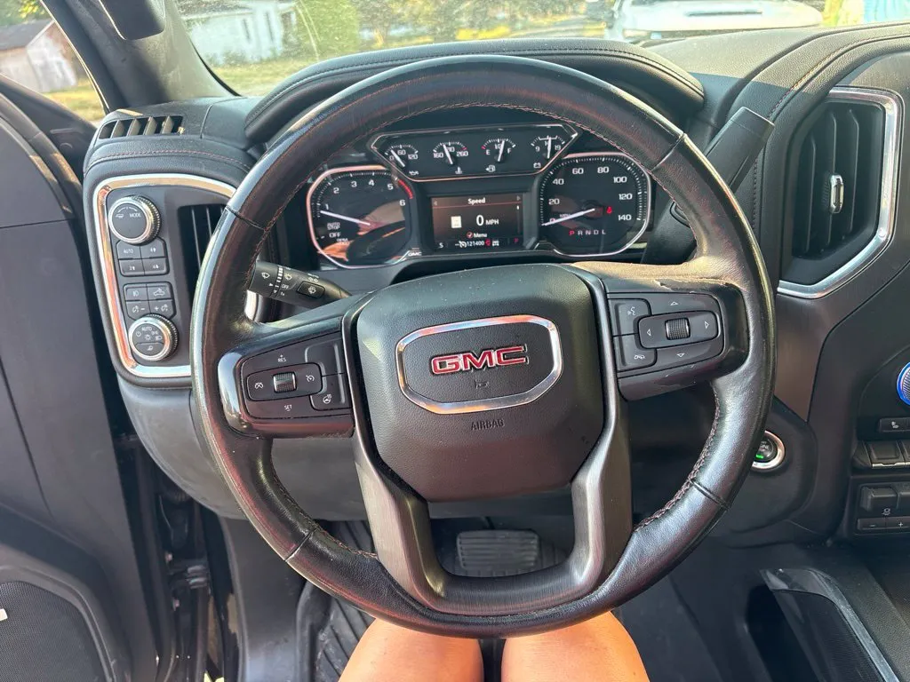 GMC Sierra photo 13