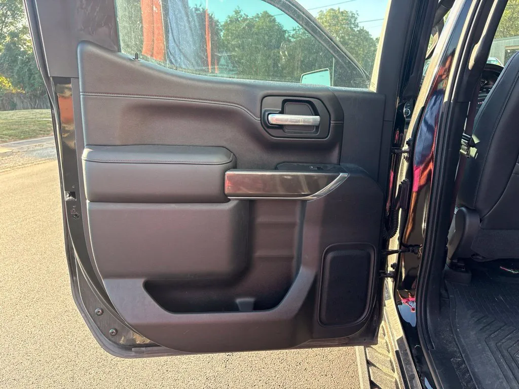 GMC Sierra photo 18