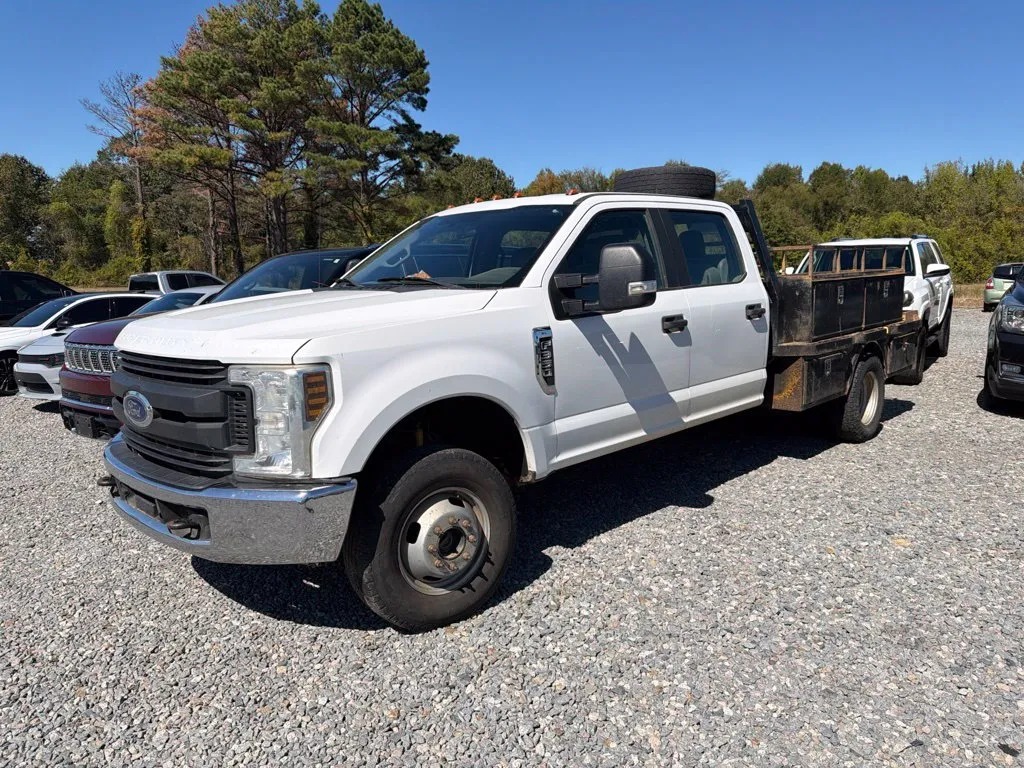 Ford F350SD photo 2