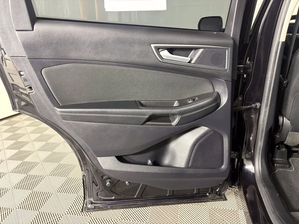 Ford Edge photo 38