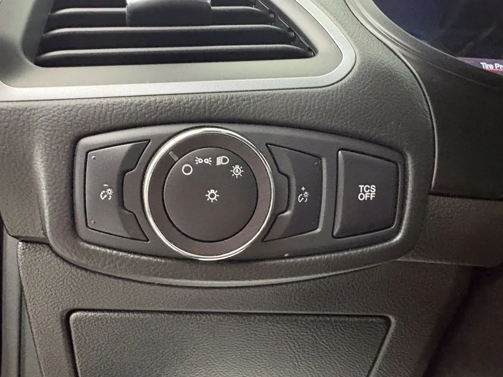 Ford Edge photo 16