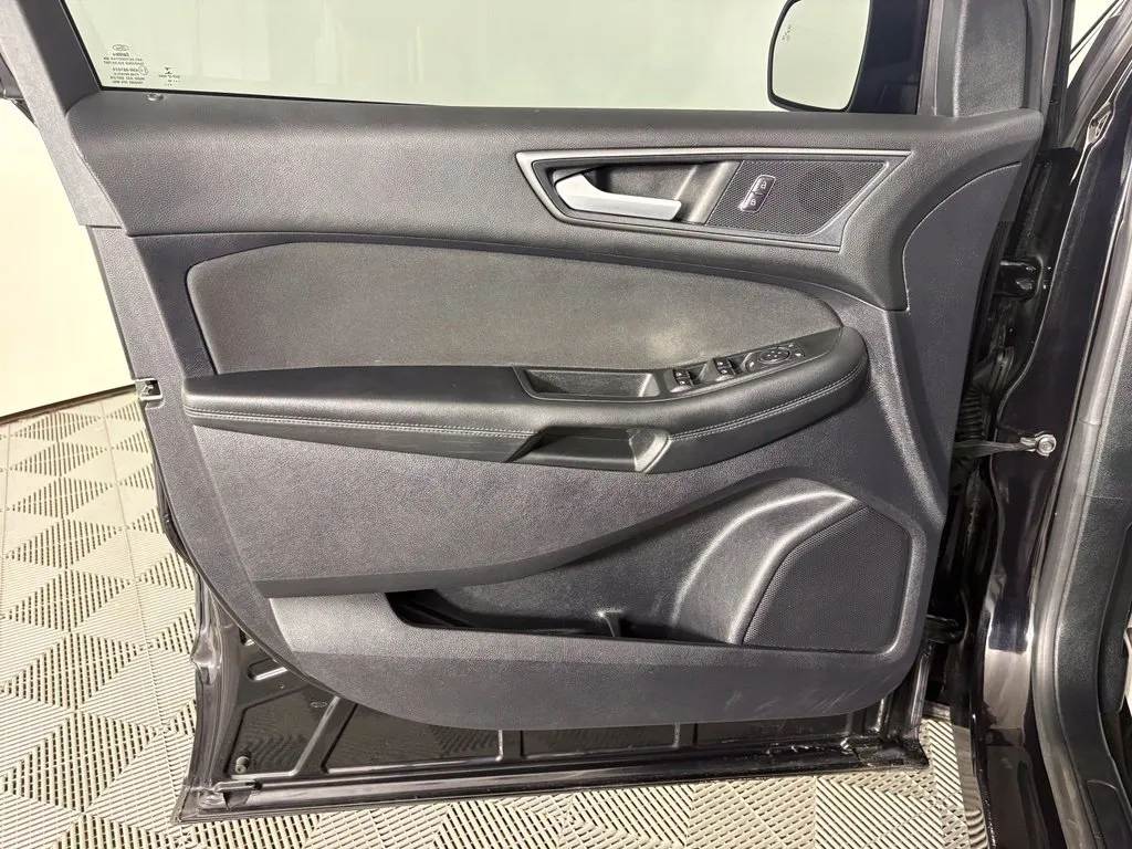 Ford Edge photo 12