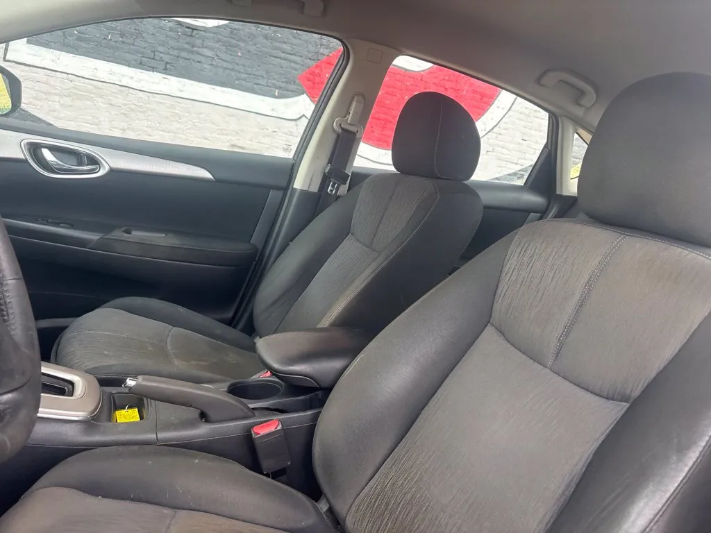 Nissan Sentra photo 11