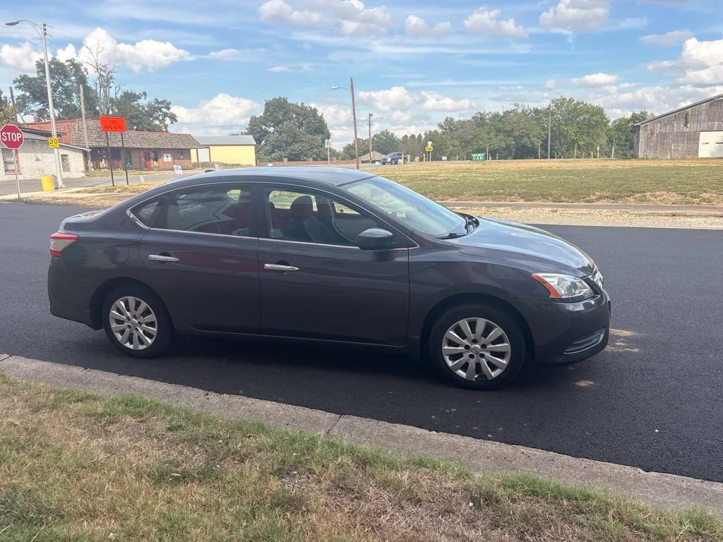 Nissan Sentra photo 7