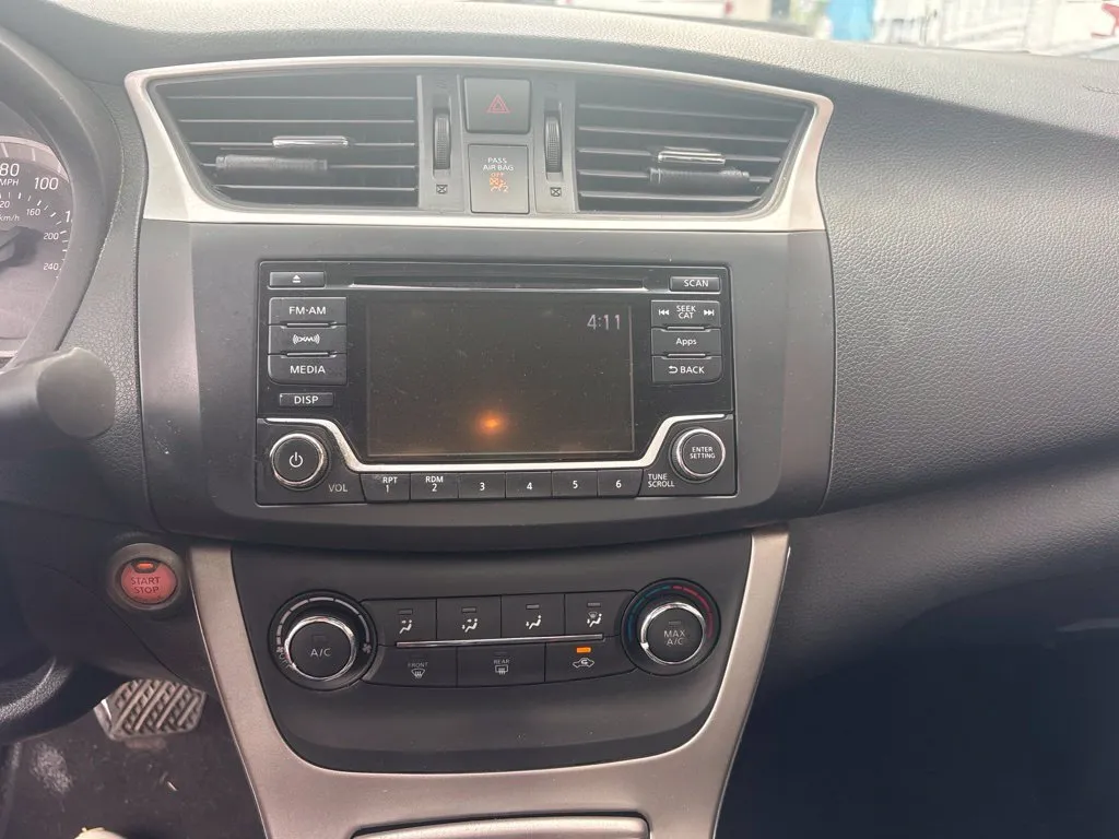Nissan Sentra photo 14