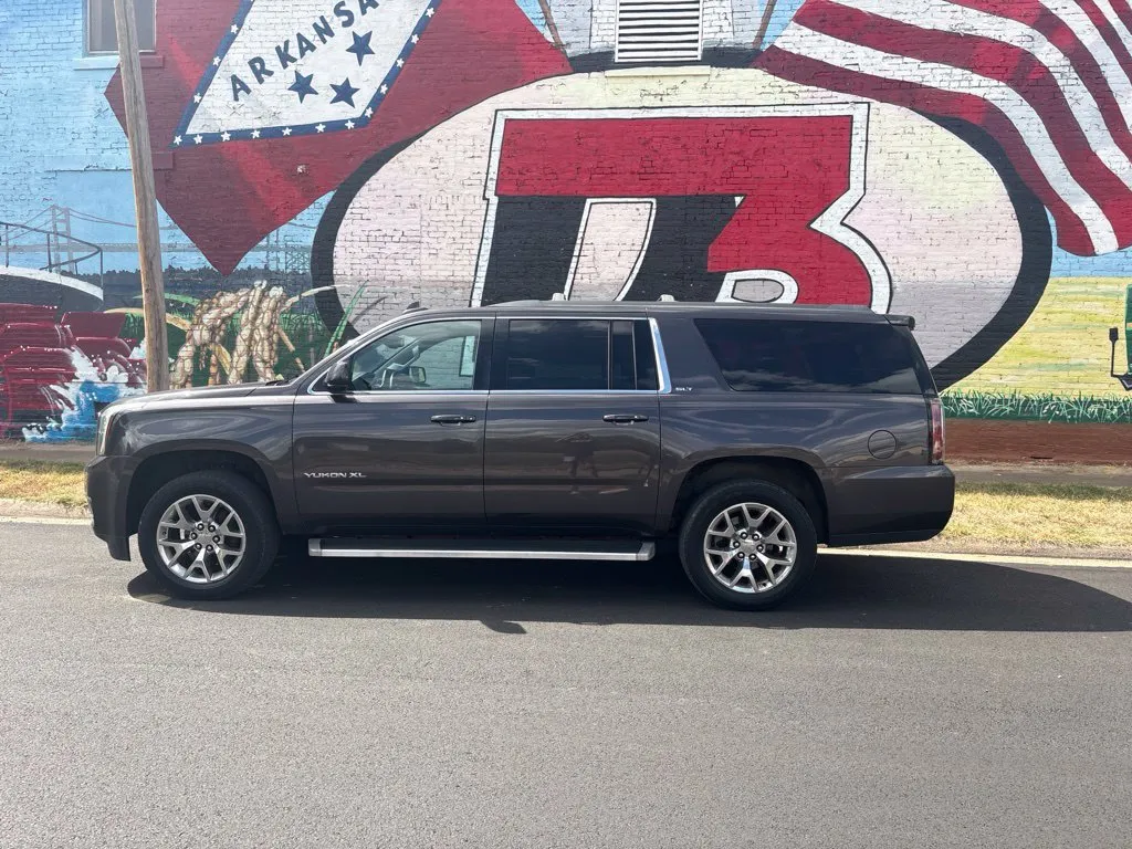 GMC Yukon XL photo 3