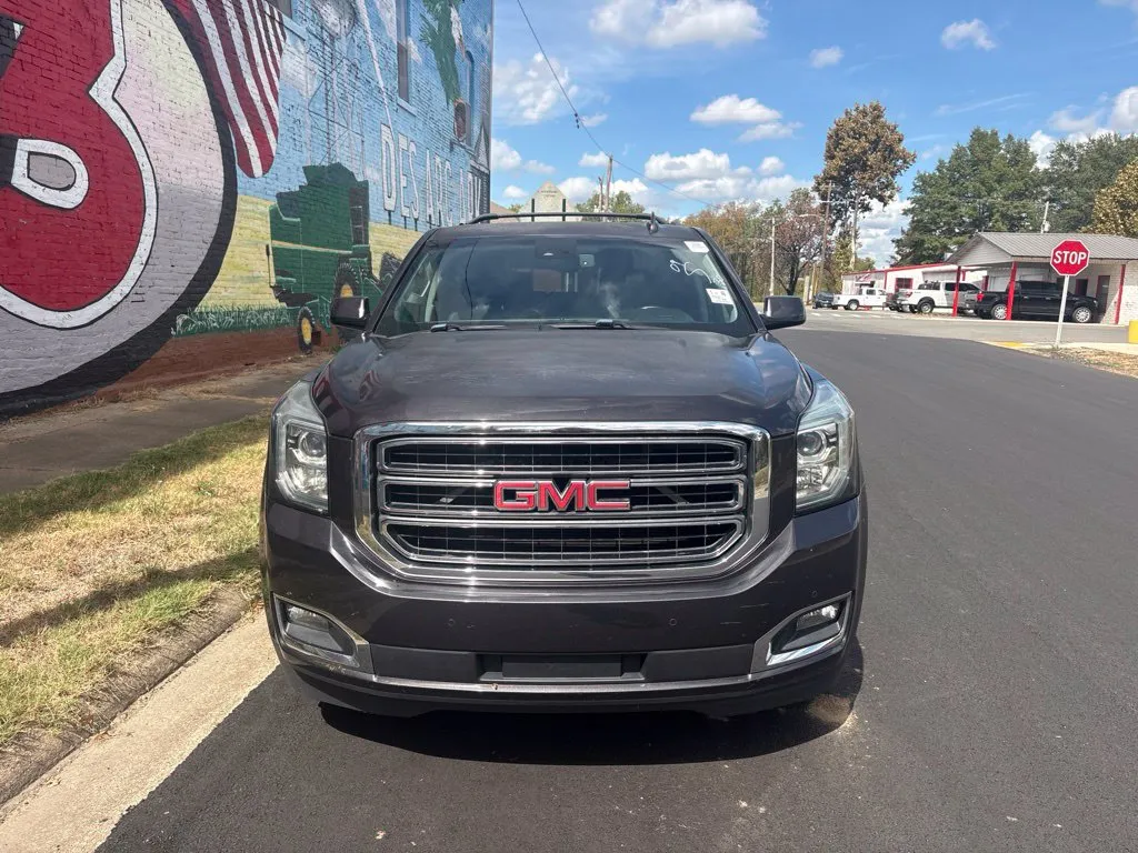 GMC Yukon XL photo 9