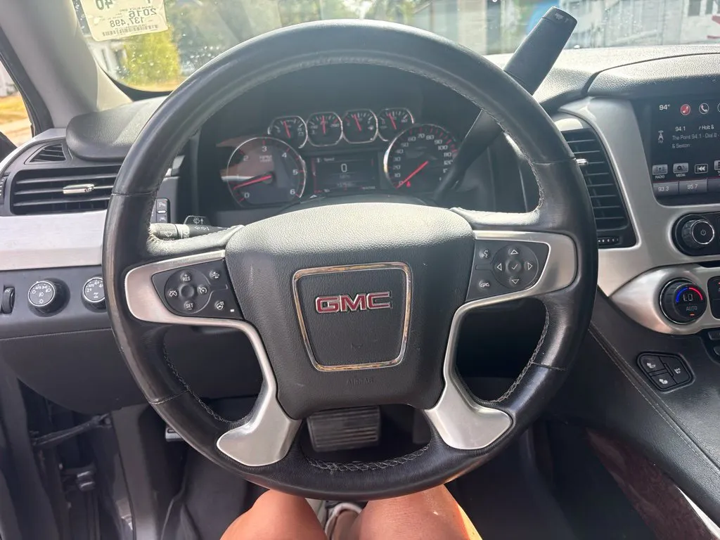 GMC Yukon XL photo 13